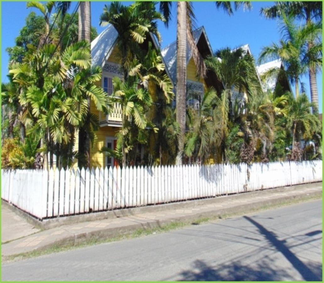 Yellow Houses Bocas Bocas del Toro Exterior photo