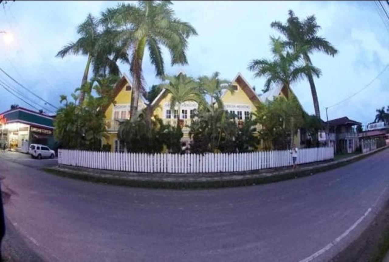 Yellow Houses Bocas Bocas del Toro Exterior photo
